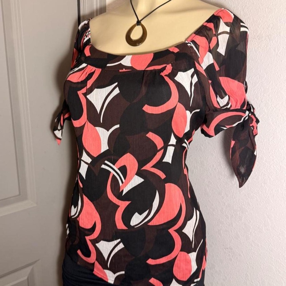 Y2K ninety pink/black graphic print on or off the shoulder top - Picture 2 of 8